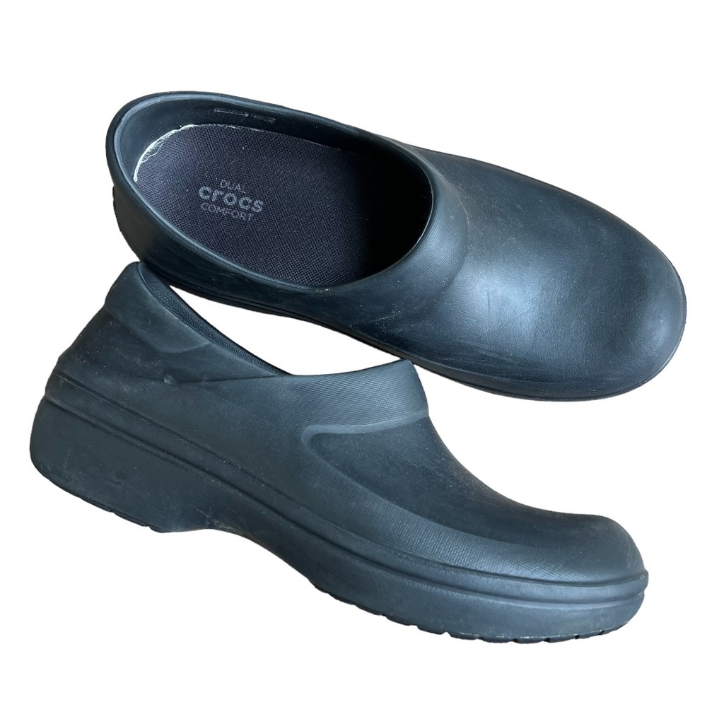 Crocs Neria Pro II clogs women 8 black nursing slip resistant